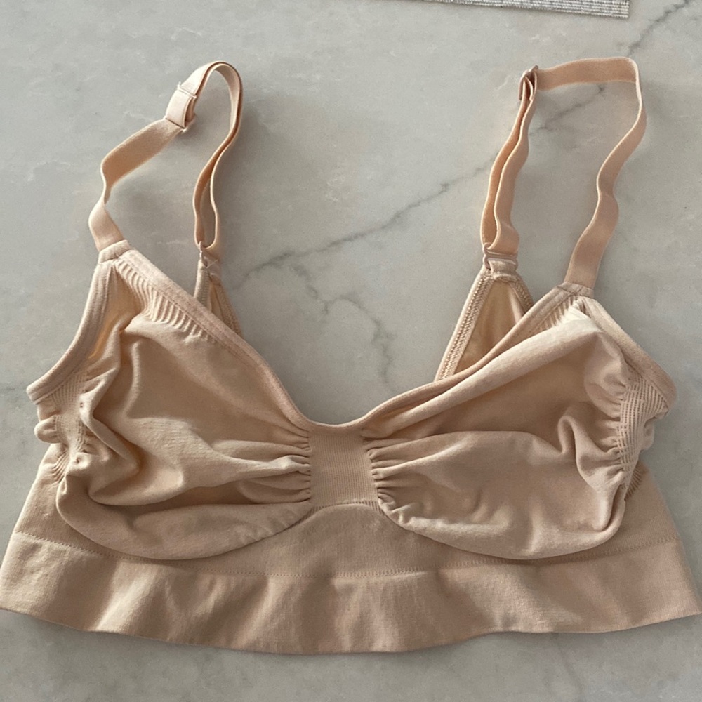 - Skims sculpting bralette
